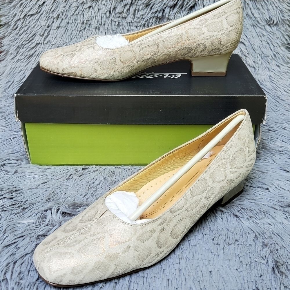 Trotters Doris Nude Micro Suede Heels